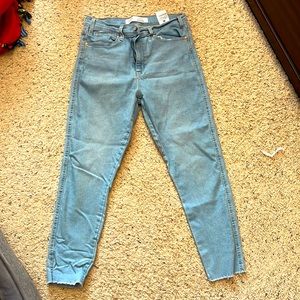 Signature Levi Strauss. Size 10.